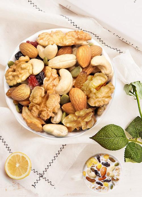 每日坚果散装供应商批发干果休闲食品坚果零食大礼包良品铺子同款